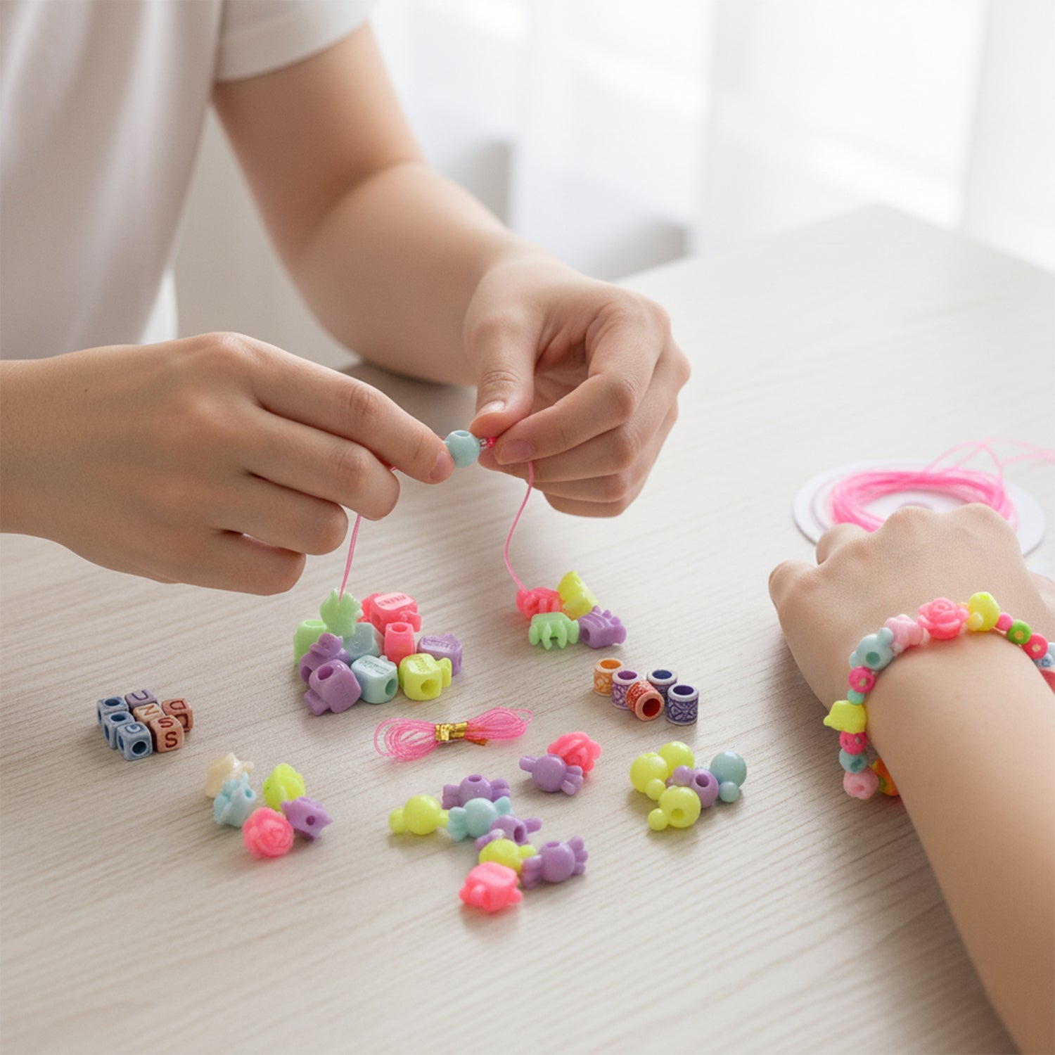 DIY Kids Beading & Jewelry Making Craft Kit (1 Set)