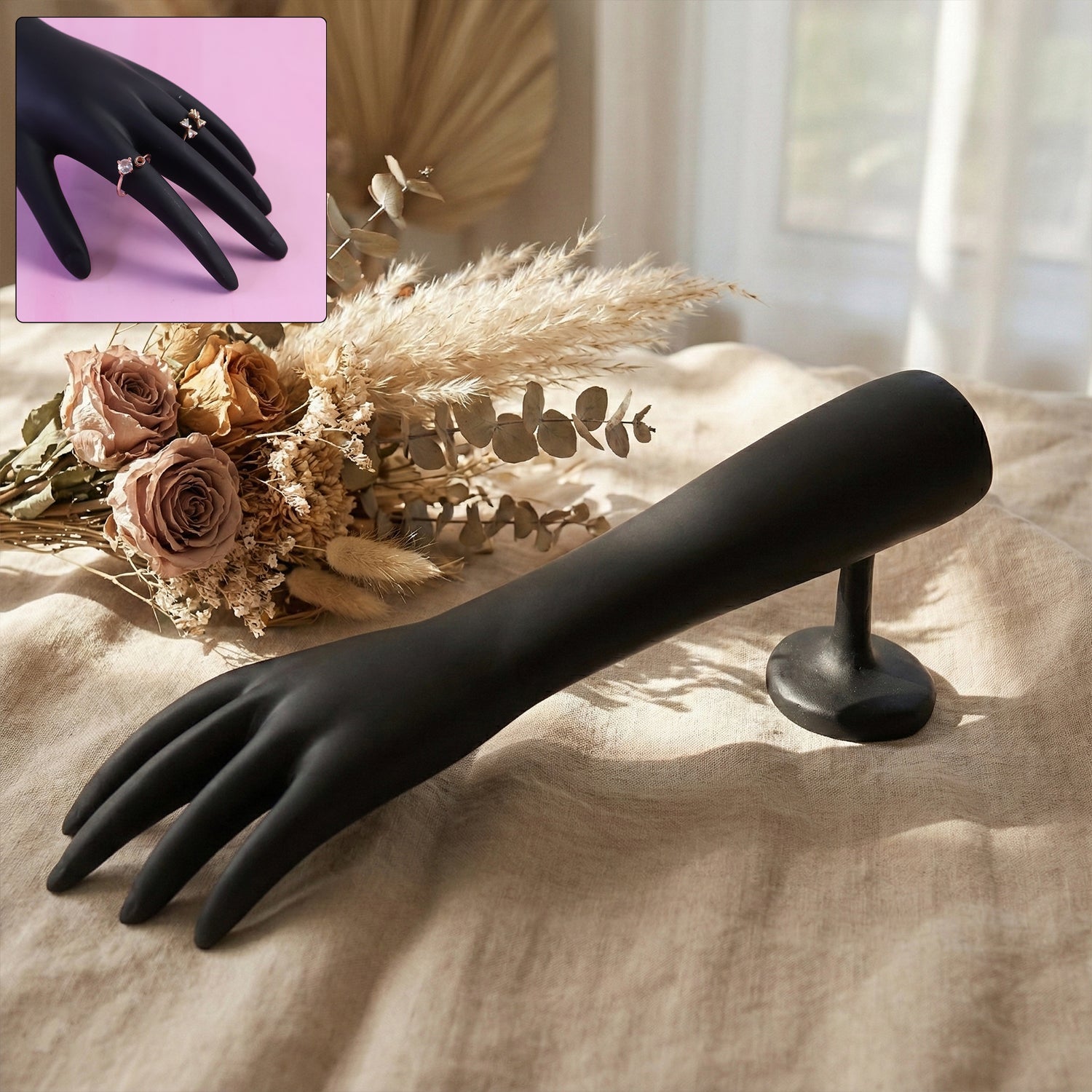Elegant Black Hand-Shaped Jewelry Display Stand (1 Pc)
