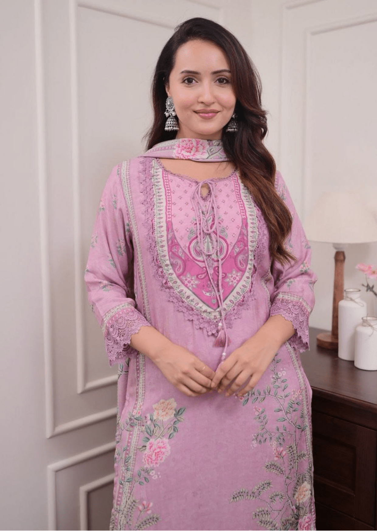 Lilac Muslin Digital Print Hand-Embroidered Pakistani Suit Set-2
