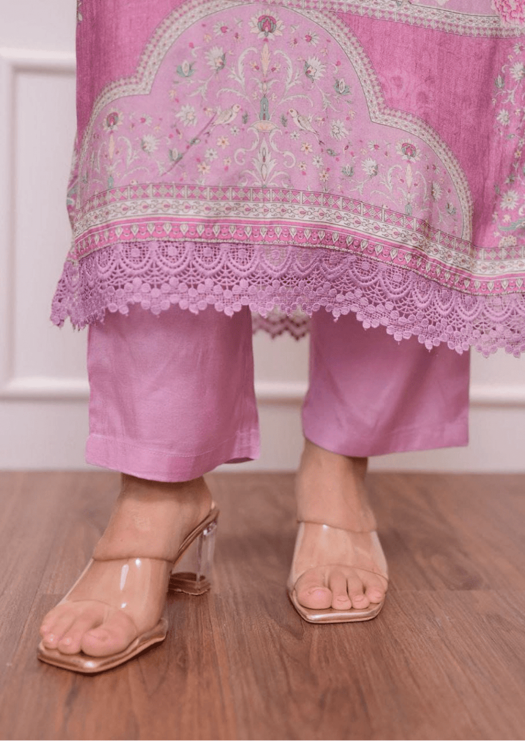Lilac Muslin Digital Print Hand-Embroidered Pakistani Suit Set-3